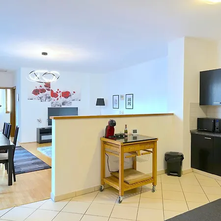 Spacious 3-bedroom With Balcony & Free Parking Appartement *