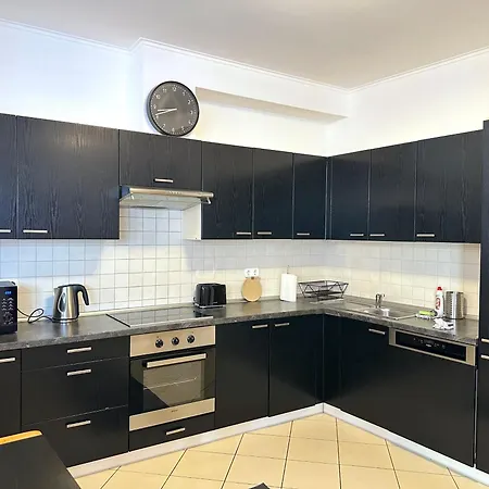 アパート Spacious 3-bedroom With Balcony & Free Parking ブダペスト