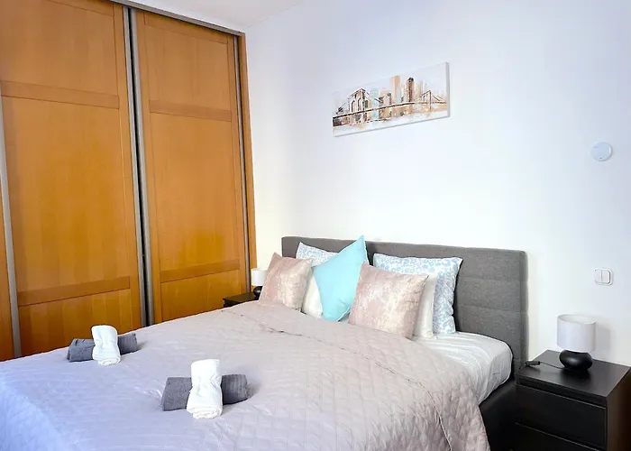 Spacious 3-bedroom With Balcony & Free Parking *