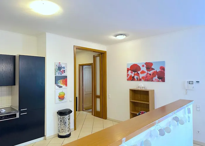 Apartament Spacious 3-bedroom With Balcony & Free Parking