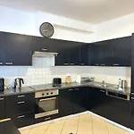Apartment Spacious 3-bedroom With Balcony & Free Parking Budapest