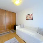 Spacious 3-bedroom With Balcony & Free Parking Apartment Budapest