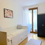 Spacious 3-bedroom With Balcony & Free Parking *