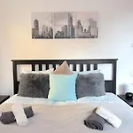 Spacious 3-bedroom With Balcony & Free Parking Budapest