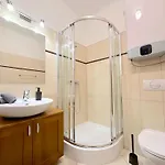 Spacious 3-bedroom With Balcony & Free Parking